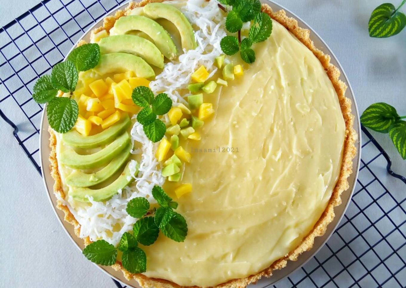 Layered "Es Teler" Tart (No Bake)