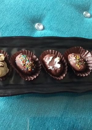 A picture of Dates pan chocolates.