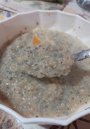 Una foto de Quinoa con Leche Vegetal Chía y Amapola