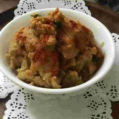 A picture of Khichu/Khichya/Khicha: A Very Popular Traditional Gujarati Snacks.
