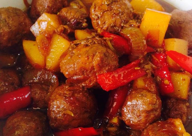 Cara Bikin Semur bola2 daging isi telur puyuh dan kentang Anti Gagal