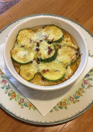 Una foto de Arroz cubierto con calabacitas