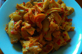 Resep Ayam Suwir Pedas Manis, Bisa Manjain Lidah