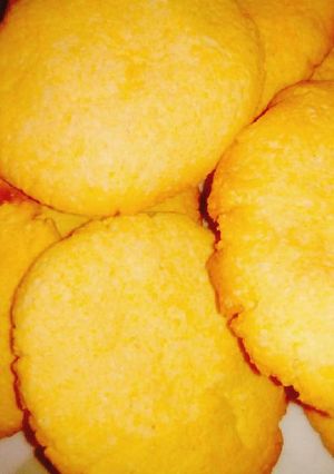 Una foto de Galletitas de polenta y naranja!! SIN TACC!! 👌👍👍❤