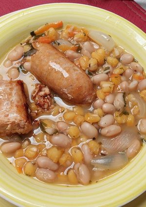 Una foto de Porotos con Motemei
