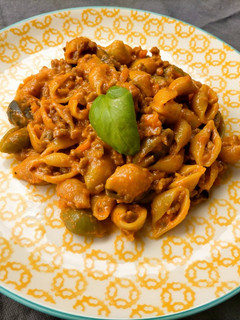 Una foto de Conchiglie con salsa boloñesa al Martini