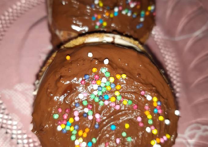 Chocolate bouncy dessert