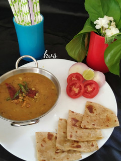 A picture of Dhabewali Panchmel dal.