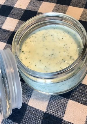 Une photo de Sauce crème au brocciu corse, oignon citron et persil