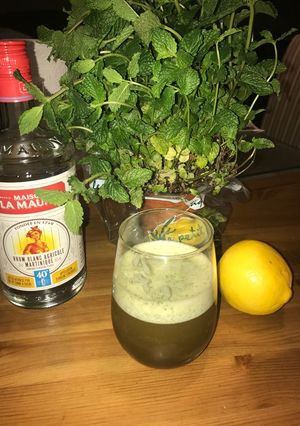 Une photo de Cocktail lemon and mint