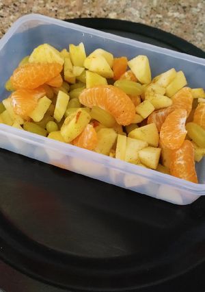 A picture of Fruit salad box.