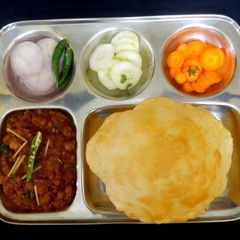 A picture of Bhatura.