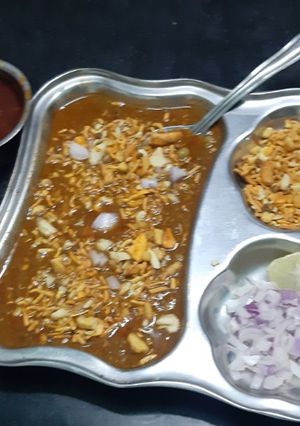 મીસળ પાવ રેસીપી મુખ્ય ફોટો