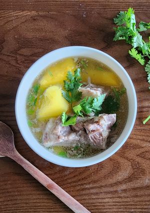 Hình của món Canh sườn ninh đu đủ.