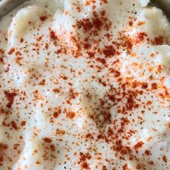 A picture of Dahi wada.