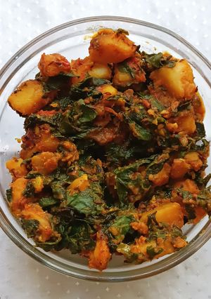 A picture of Spinach Potato Dry Subji. Aloo Palak.