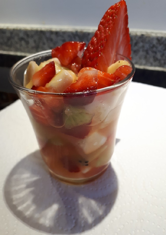 Una foto de Macedonia de fruta