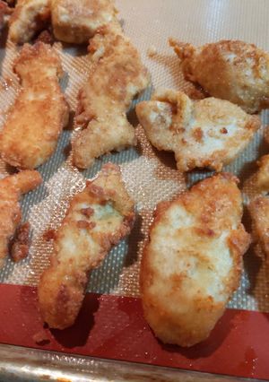 A picture of Keto fried Chicken tenders.