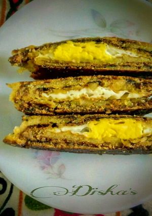 A picture of Bangladeshi egg pitha.