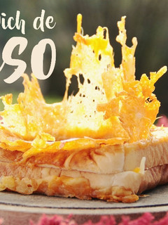 Una foto de Sándwich de queso flamígero