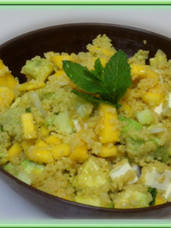 Una foto de Ensalada de cous Cous, menta y mango
