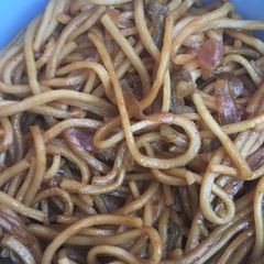 A picture of Noodels.