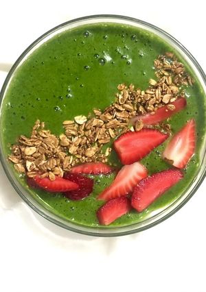 Una foto de ⁝ ༘ ⃗ Smoothie bowl verde :･ﾟ