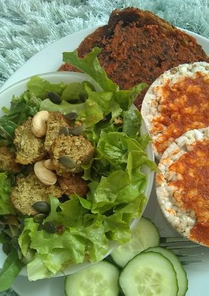 A picture of Veggie lunch.