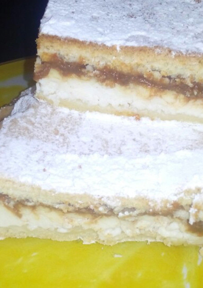 Una foto de Torta de ricota y dulce de leche