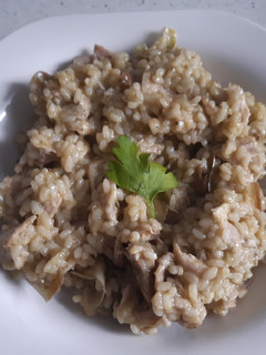 Una foto de Risotto de conejo con alcachofas