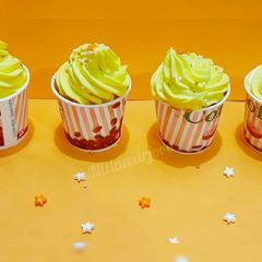 A picture of Vanilla cupcakes.