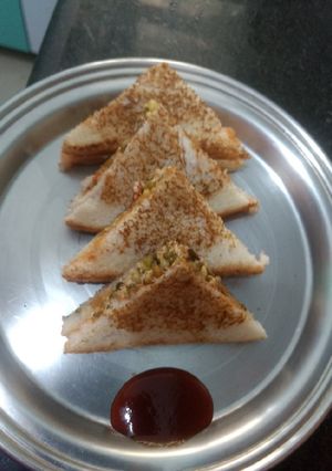 A picture of Sprouts-paneer sandwich.