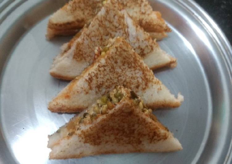 Sprouts-paneer sandwich