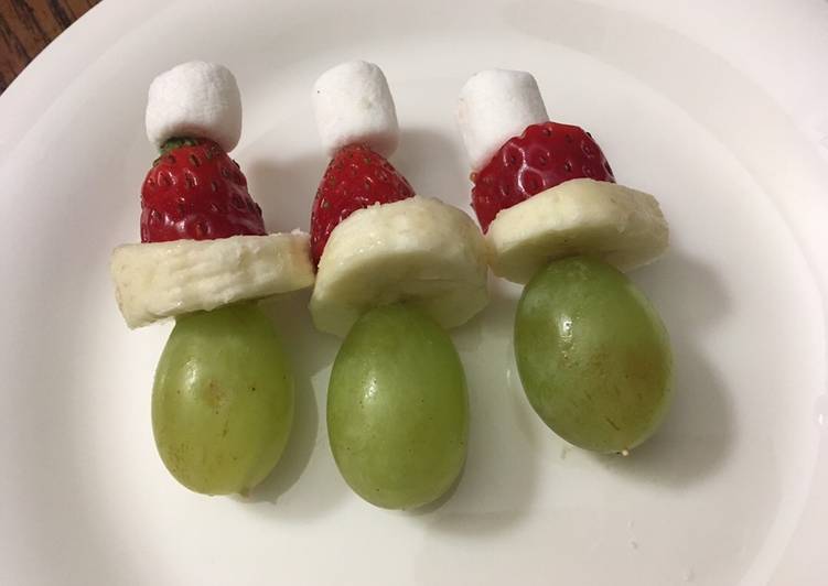 Steps to Make Quick Grinch kabobs