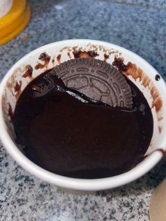 صورة لوصفة كب كيك الاوريو فـ الميكرويف