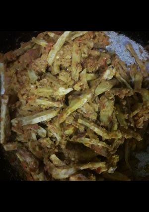चटपटी फ्राई अरबी (chatpati fry arbi recipe in Hindi) रेसिपी मुख्य फोटो