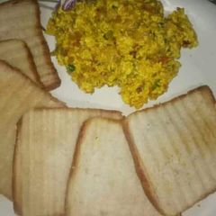 A picture of Paneer bhurji with bread.
