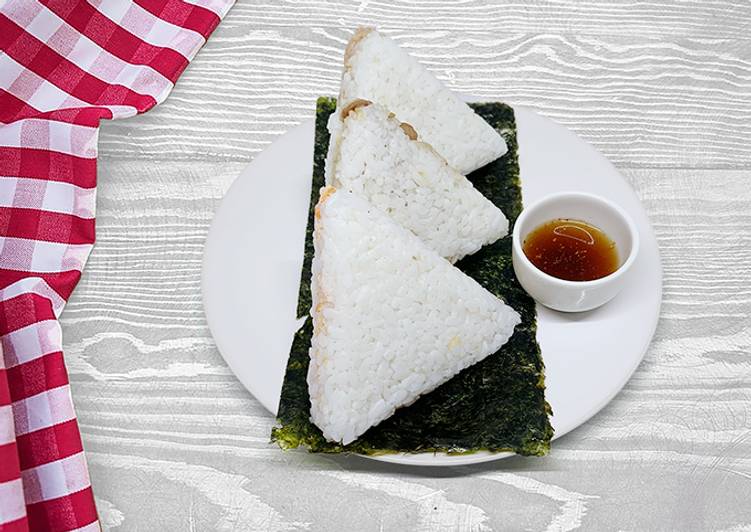 Resep Grilled Salmon Onigiri Lezat