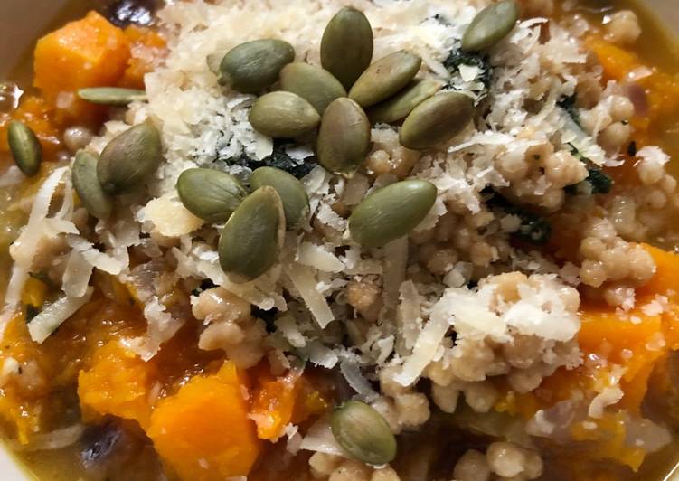 Roast squash and sage soup - vegan Roast squash and sage soup - vegan