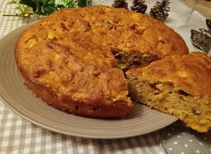 Foto di Dolce con il panettone e cubetti di mele
