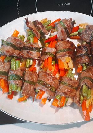 Hình của món Bò cuộn rau củ.