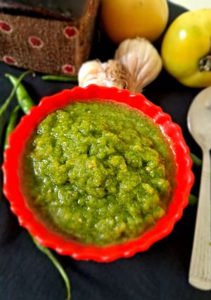 हरे टमाटर की चटनी (hare tamatar ki chutney recipe in Hindi) रेसिपी मुख्य फोटो