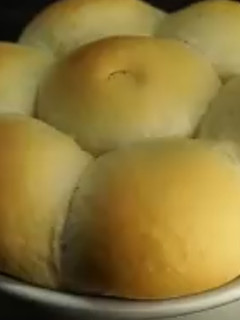 ஸ்வீட் பன் (Sweet bun recipe in tamil) செய்முறை முக்கிய புகைப்படம்