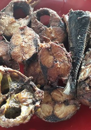 A picture of Fried fish.
