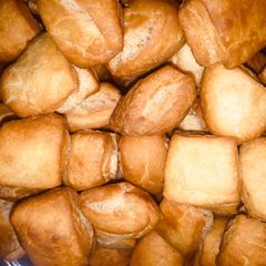 A picture of Chin chin.
