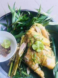 Hình của món Gà hấp muối sả🐥.