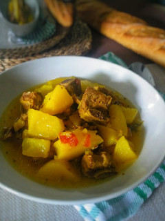 Foto principal de Estofado de costillas con patatas