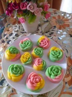 Foto resep Bolu Kukus Mawar Ekonomis Lembut & Empuk.... 🌷🌹