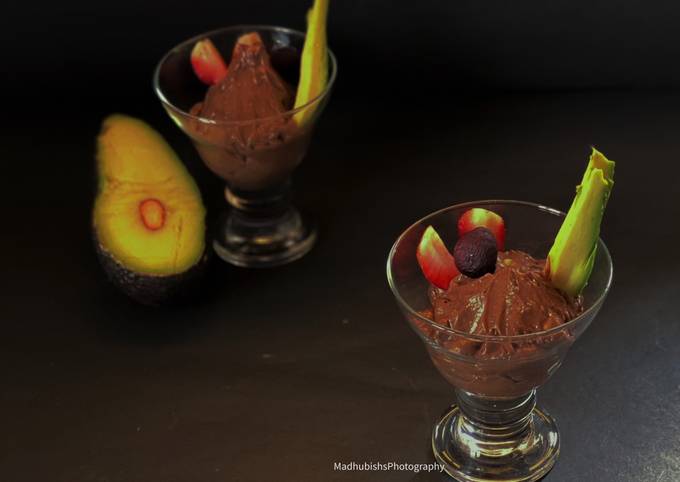 Step-by-Step Guide to Prepare Quick Avocado Chocolate Mousse