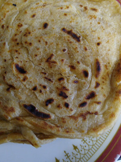 கோதுமை பரோட்டா (Kothumai Paratta Recipe in Tamil) செய்முறை முக்கிய புகைப்படம்